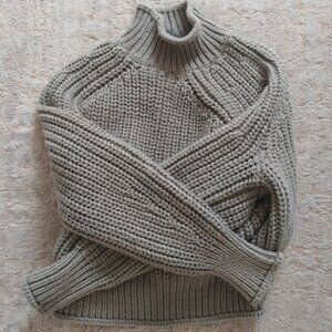 H&M chunky sweater with mock turtleneck size M